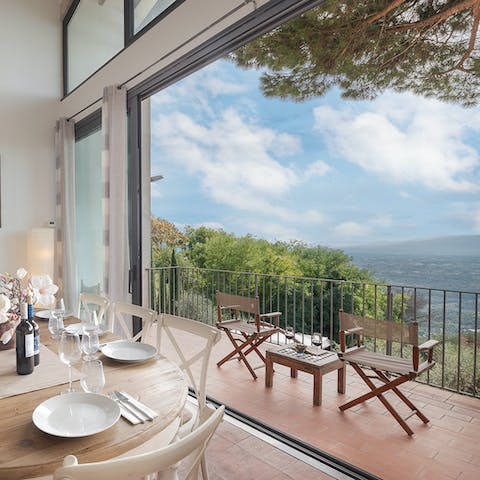 Enjoy meals with a knockout view