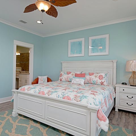 Sleep well after a long day by the seaside in the coastal-inspired bedrooms