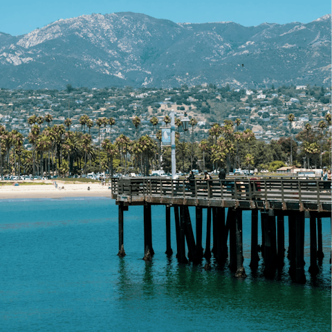 Feast on shellfish on Pier Santa Barbara