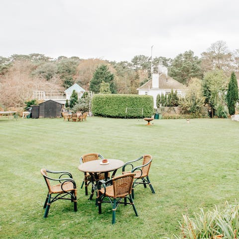 Have a drink alfresco in the shared garden and start soaking in the sunshine