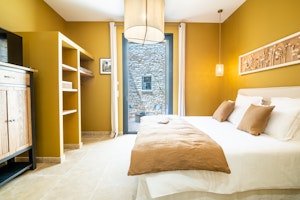 So Gordes image 13