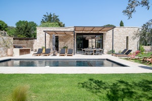 So Gordes image 1