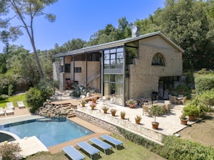 Forest & Hills image 1
