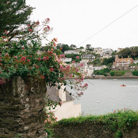 Explore the coastal scenery of the town around you – Salcombe