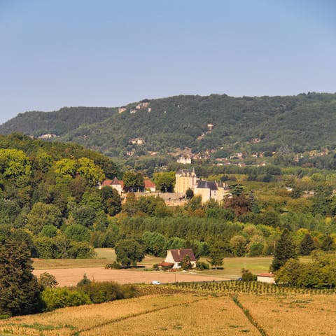Explore the charming Dordogne countryside that surrounds your home