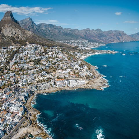 Explore Cape Town and it's attractions such as vibrant Loop Street