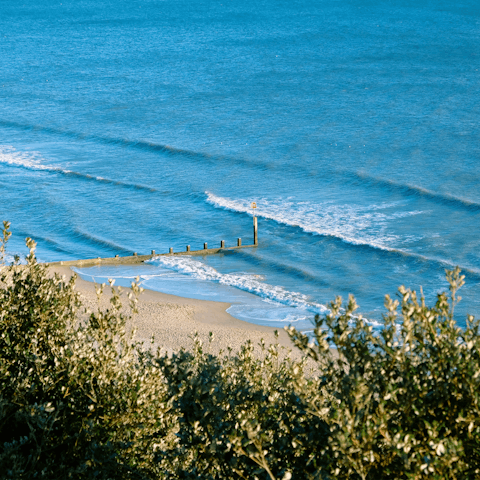 Enjoy refreshing seafront strolls in Bournemouth