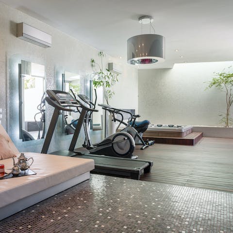 Start the day with a workout on the gym equipment or finish it with a session in the hot tub