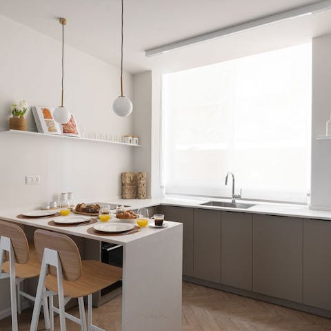 Take a night off from the local restaurants and make the most of the stylish kitchen
