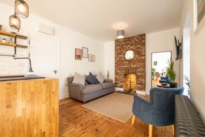 Cwmni Dau image 8