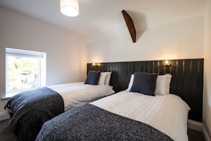 Cwmni Dau image 3