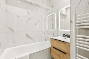 Parisian Luxe Hideaway image 15
