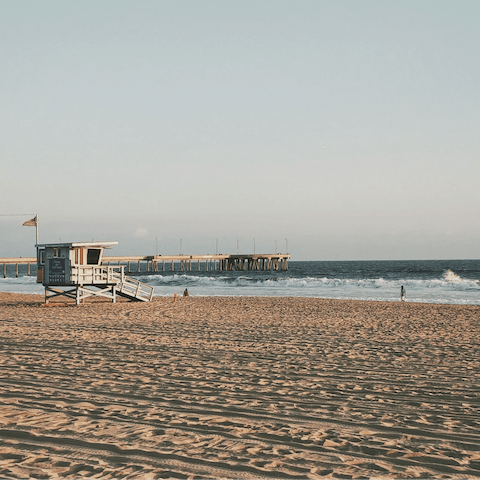 Spend your days at the nearby Venice Beach, just an eight–minute drive away