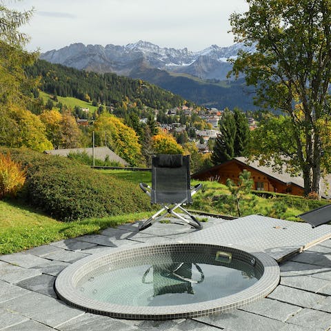 Feel the steam of your private outdoor whirlpool