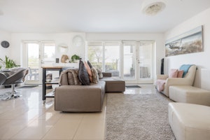 Harbour Shores image 1