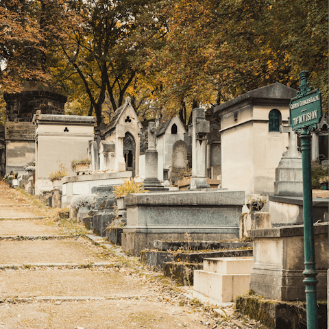 Stroll around nearby Cimitière Père Lachaise 