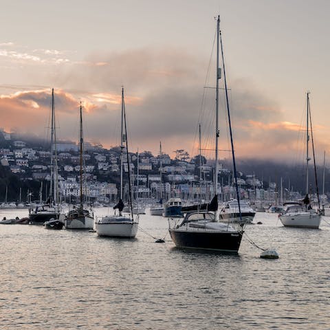 Enjoy the short picturesque stroll to Dartmouth Harbour