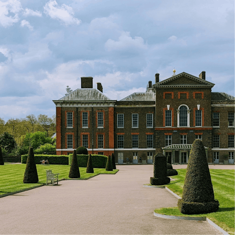 Spend an afternoon in nearby Kensington Gardens  