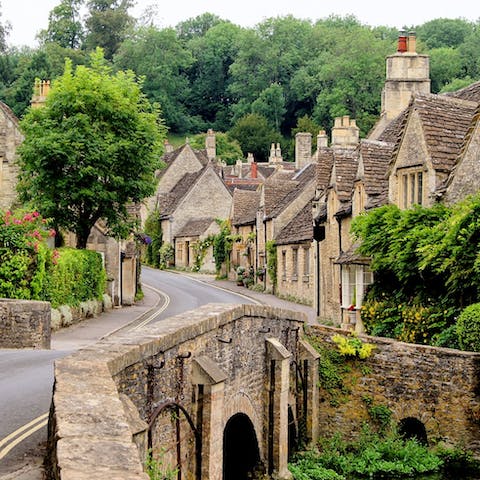 Stay in the heart of the beautiful Cotswolds, just a five-minute drive from Stow-on-the-Wold