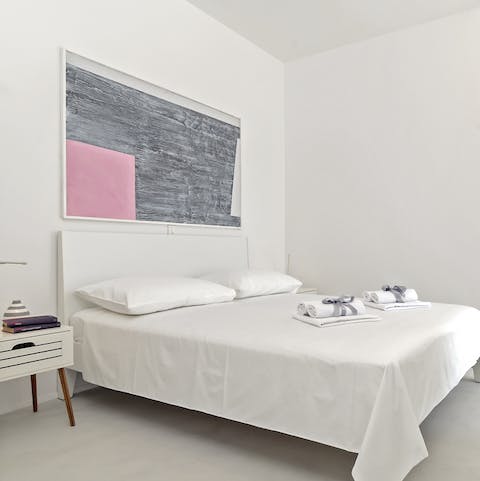 Minimalist bedrooms guarantee a great night's sleep