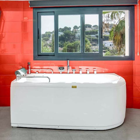 Enjoy an indulgent soak in the whirlpool bath