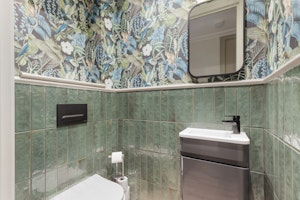 A Chic Story image 8
