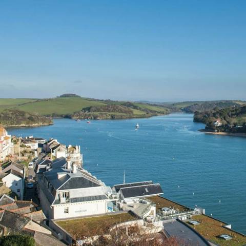 Stay in walking distance from the town centre of Salcombe