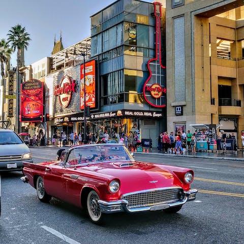 Explore West Hollywood – reachable in thirteen minutes by car