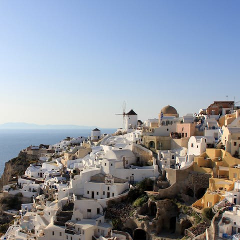 Discover Santorini from your base – a short walk from Finikia