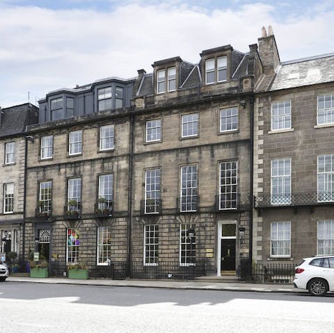 Stay in a Georgian townhouse in the heart of Edinburgh's New Town