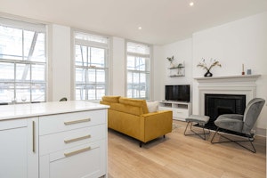 Trafalgar's Corner image 7