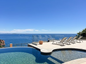 Riviera Mornings image 6