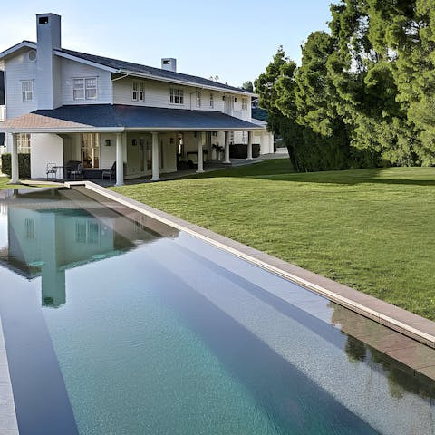 Cool off from the Californian heat with a dip in the infinity pool