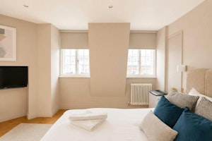 Mayfair Oak image 2