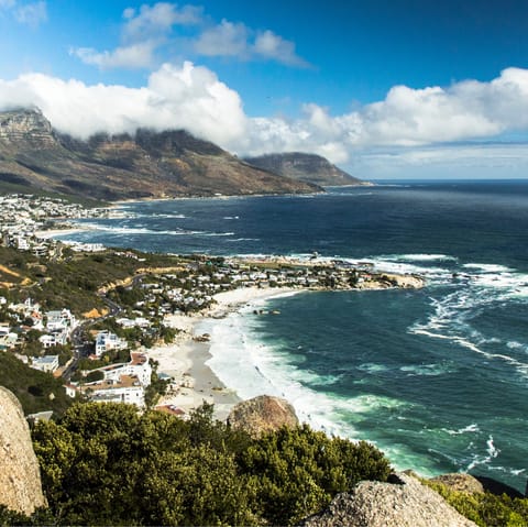 Make the most of your Camps Bay spot between the mountains and the sea – your home is a short walk from the beach