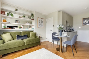 Cosy West London image 1