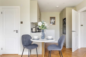 Cosy West London image 4
