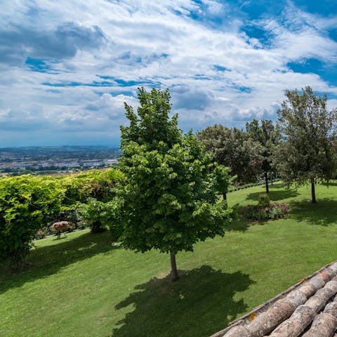 Stay in a peaceful location yet just a short drive away from  charming Macerata