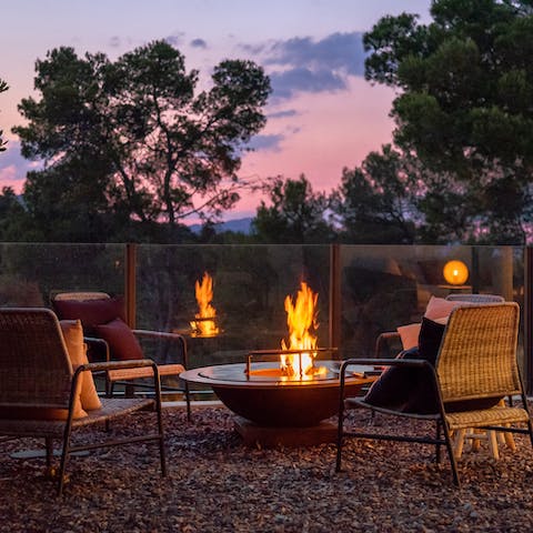 Light up the night at the fire pit and roast marshmallows at dusk