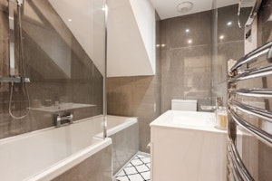 Fitzrovia Made Easy image 14