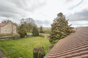 Tranquil Farmhouse image 8