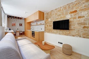 Amelie & Benoit image 10