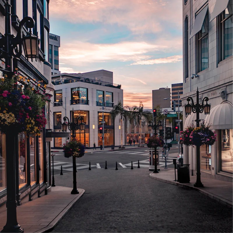 Be among Beverly Hills' boutiques and restaurants in only eight minutes by car