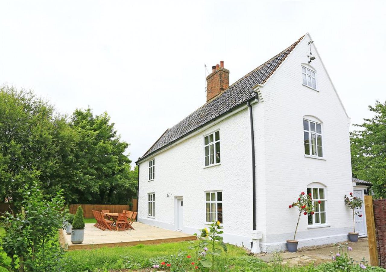 The Old Farm House, Halesworth, Suffolk Plum Guide