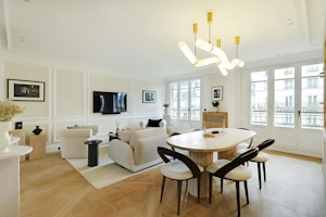 Chic & Refined image 1