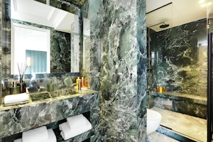 Chic & Refined image 14