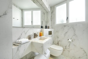 Chic & Refined image 12