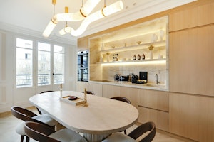 Chic & Refined image 8