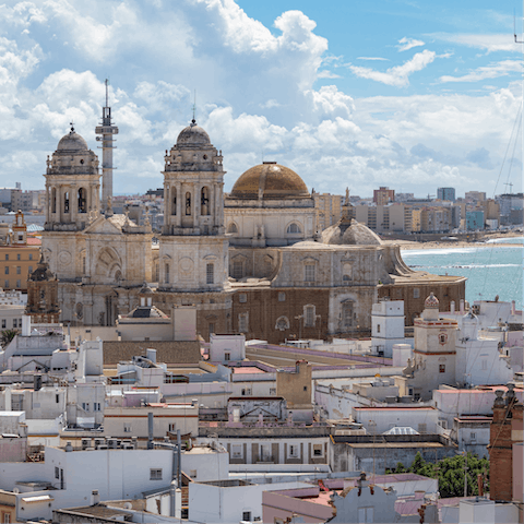 Explore the ancient port city of Cádiz from your location in the city centre