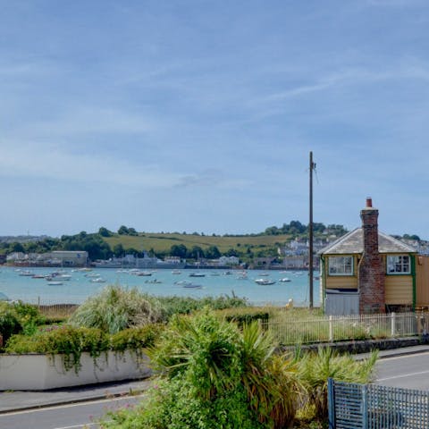 Enjoy gorgeous views of the River Torridge, which can be reached in a two-minute walk
